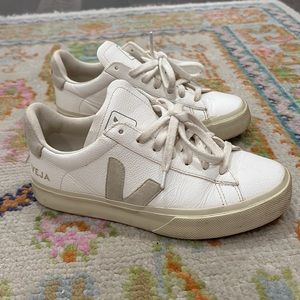Veja size 6